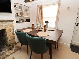 Hobbes Cottage