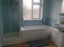 Remarkable 3-bed House in Ipswich