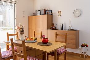 Modern apt With Terrace 4 min Walk to the Beach