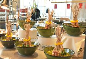 HUALUXE Yibin by IHG