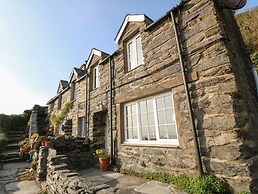 2 Bwth Mawr