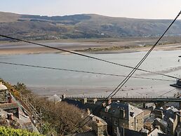 2 Bwth Mawr