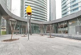 Classy 1 Bedroom Condo on 32 Floor in Downtown