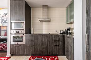 Classy 1 Bedroom Condo on 32 Floor in Downtown