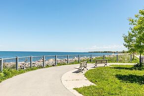 Modern Lakeshore 3BR 3BA TH Free Parking BBQ