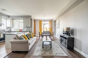 Modern Lakeshore 3BR 3BA TH Free Parking BBQ
