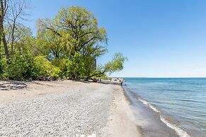 Modern Lakeshore 3BR 3BA TH Free Parking BBQ
