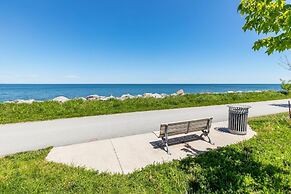 Modern Lakeshore 3BR 3BA TH Free Parking BBQ