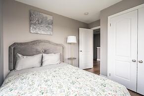 Modern Lakeshore 3BR 3BA TH Free Parking BBQ