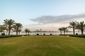 2BD 2 5BA Superior Apt With Pool Gym Beach Access