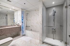 2BD 2 5BA Superior Apt With Pool Gym Beach Access