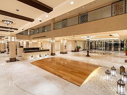 2BD 2 5BA Superior Apt With Pool Gym Beach Access