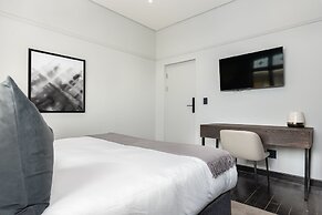 One Calais Luxury Apartments