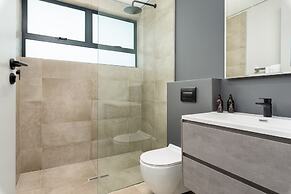 One Calais Luxury Apartments