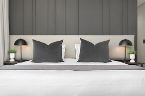 One Calais Luxury Apartments