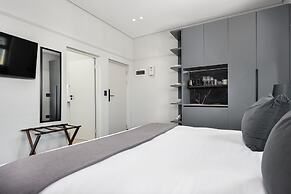 One Calais Luxury Apartments