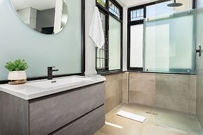 One Calais Luxury Apartments