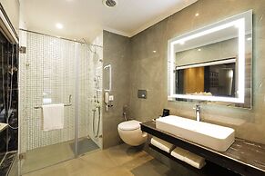 Justa Cliffend Resort & Spa, Mashobra
