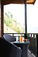 Justa Cliffend Resort & Spa, Mashobra