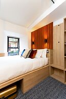 The Snug Townhouse