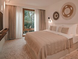 Perios Beach House - Adults Only