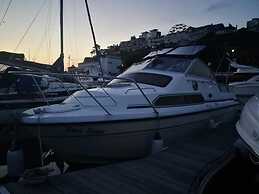 Traditional Boat Sleeps 2 With Cafe