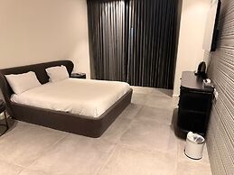 Dhotel