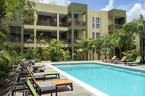 LOL-HA Cancun Boutique Hotel