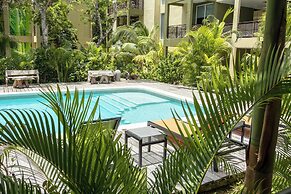 LOL-HA Cancun Boutique Hotel