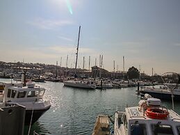Harbour Reach 6
