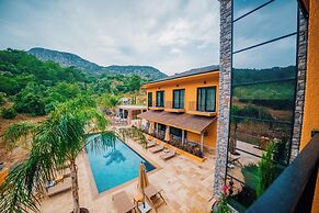The Remote Hotel