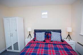 Beautiful two Bedrooms Ensuite Apartment
