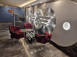 Ata suit Otel