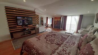 Ata suit Otel
