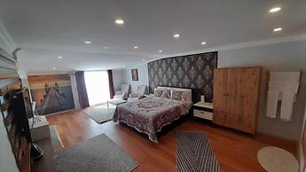 Ata suit Otel