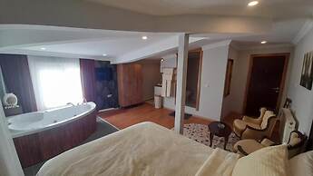 Ata suit Otel