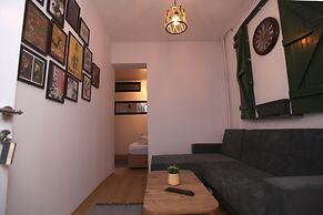 Aden Room