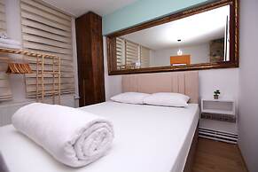 Aden Room