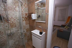 Aden Room