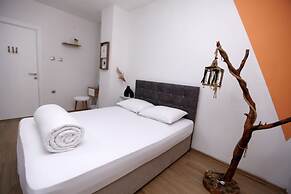 Aden Room