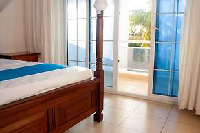 Stay.Plus Almasi Beachfront Apartments