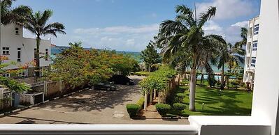 Stay.Plus Almasi Beachfront Apartments