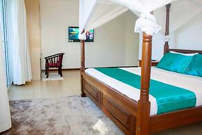 Stay.Plus Almasi Beachfront Apartments