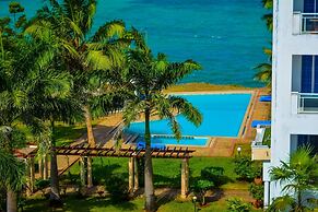 Stay.Plus Almasi Beachfront Apartments