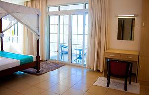 Stay.Plus Almasi Beachfront Apartments