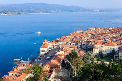 Nido Belvedere AC and Lake View