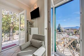 Nido Belvedere AC and Lake View