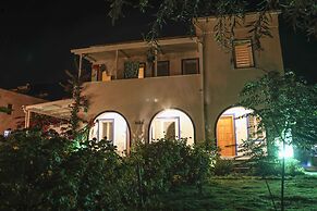 Yalıyanı Pansiyon