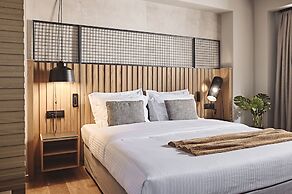 Cama Luxury Suites Glyfada