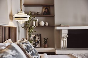 Cama Luxury Suites Glyfada